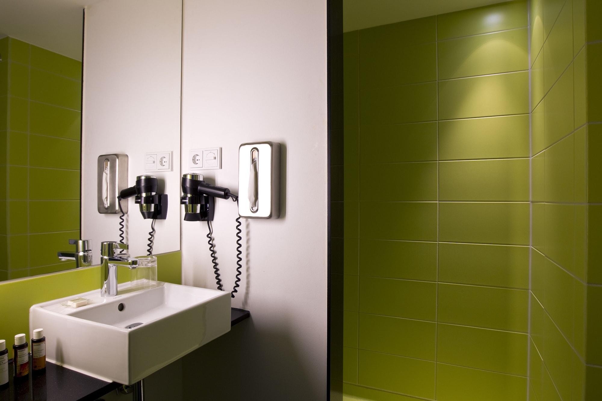 Gat Point Charlie Hotel 3*