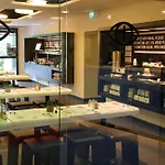 Hotel Gat Point Charlie