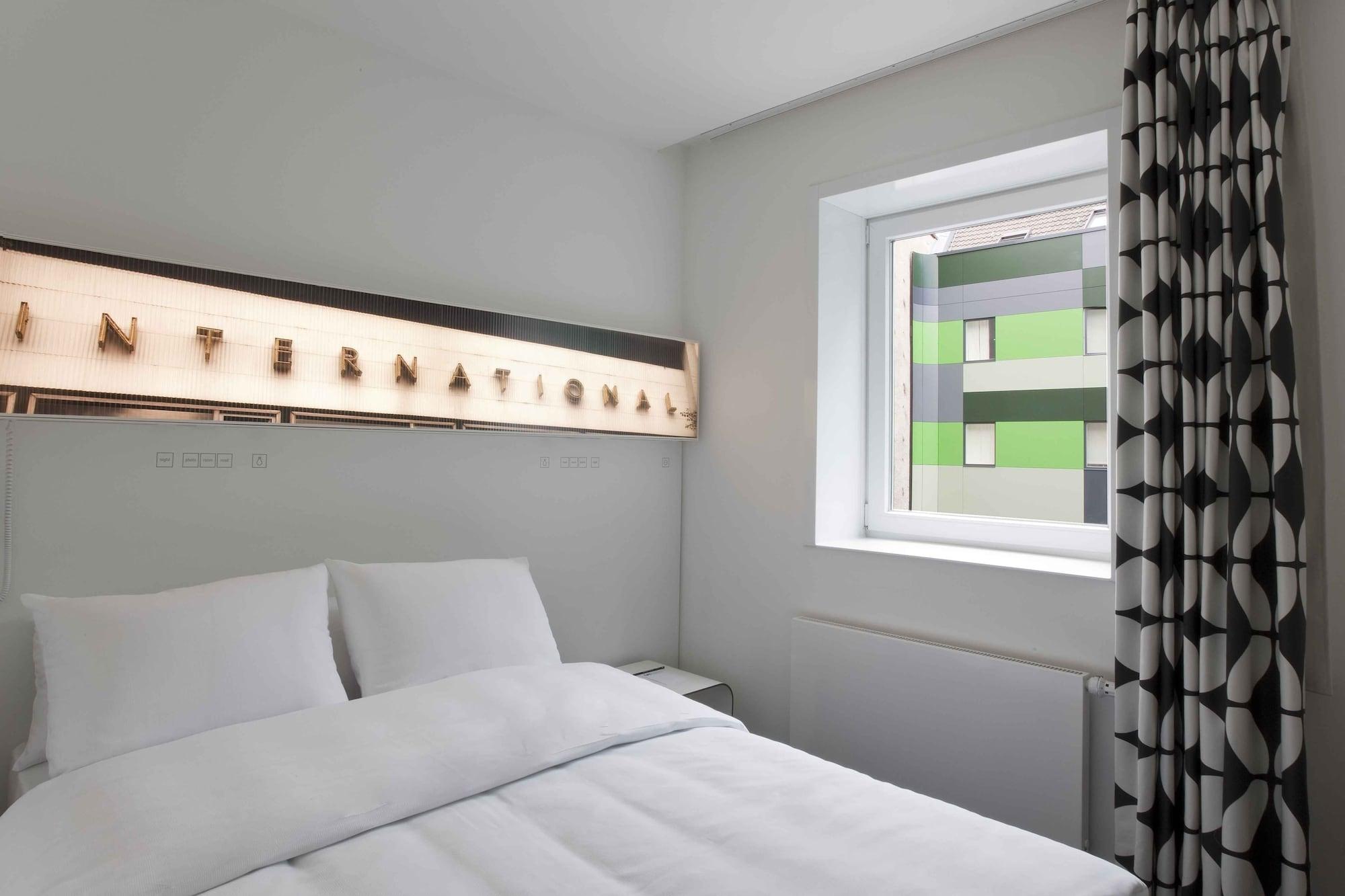 Hotel Gat Point Charlie