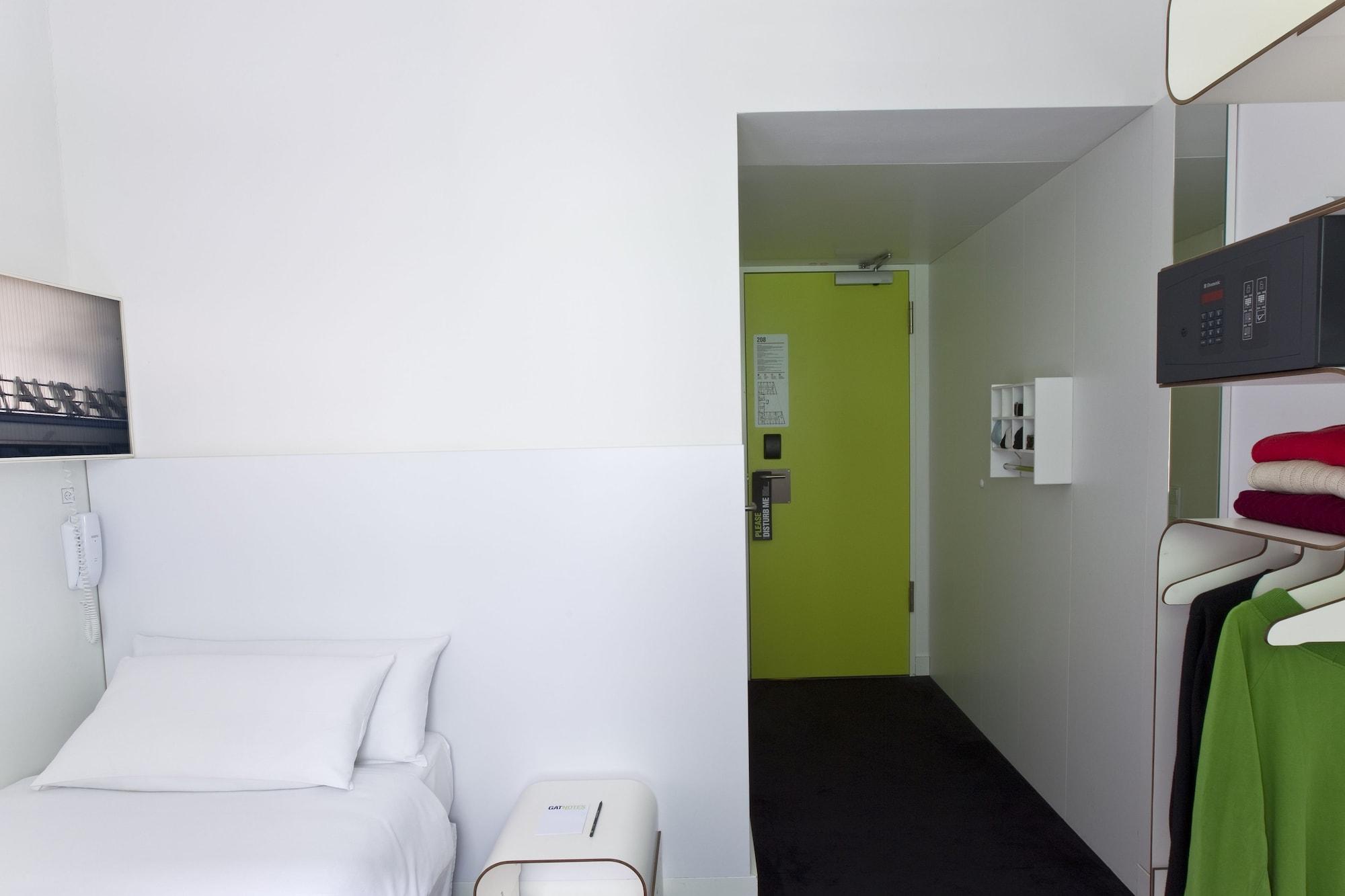 Gat Point Charlie Hotel