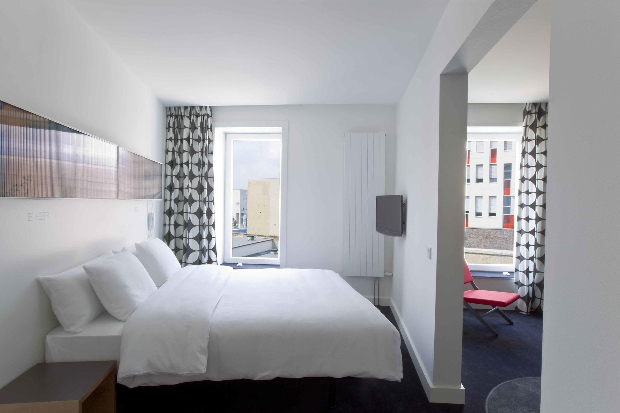 Hotel Gat Point Charlie 3*
