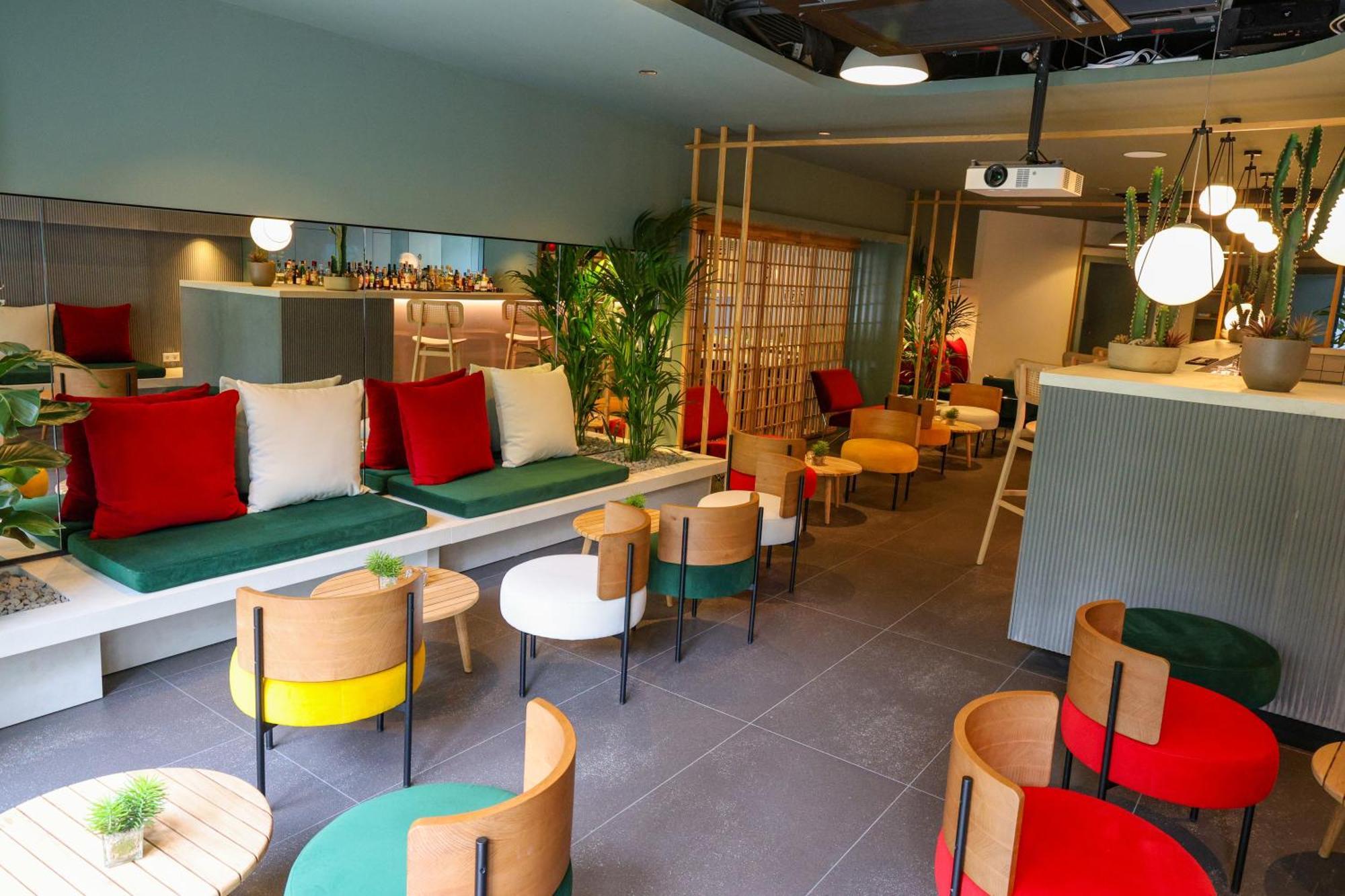 Gat Point Charlie Hotel 3*