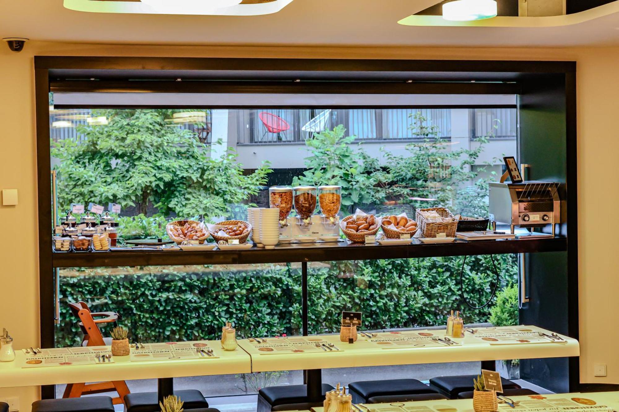 Hotel Gat Point Charlie 3*